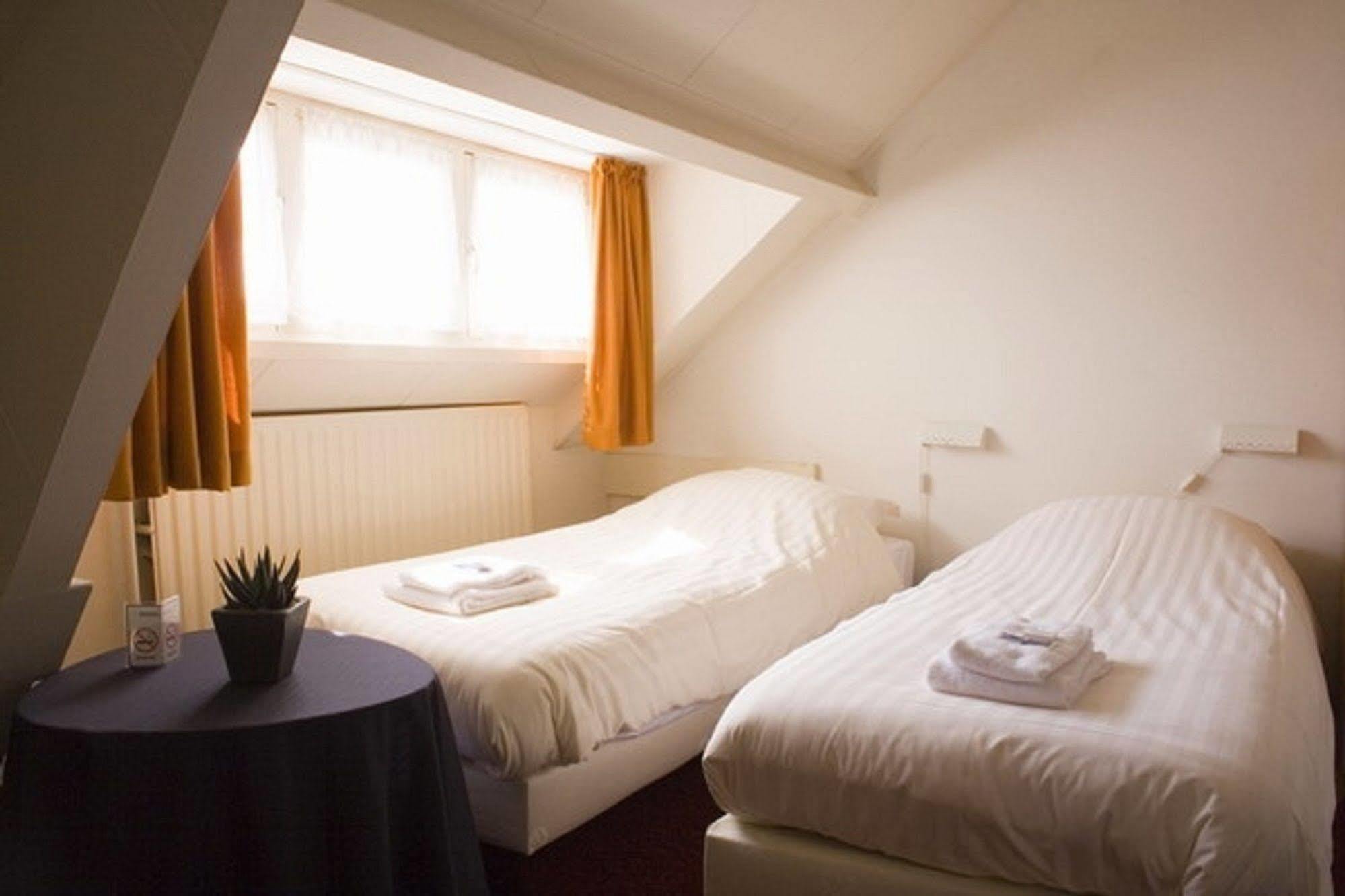 Hotel Brabant Hilvarenbeek Bagian luar foto
